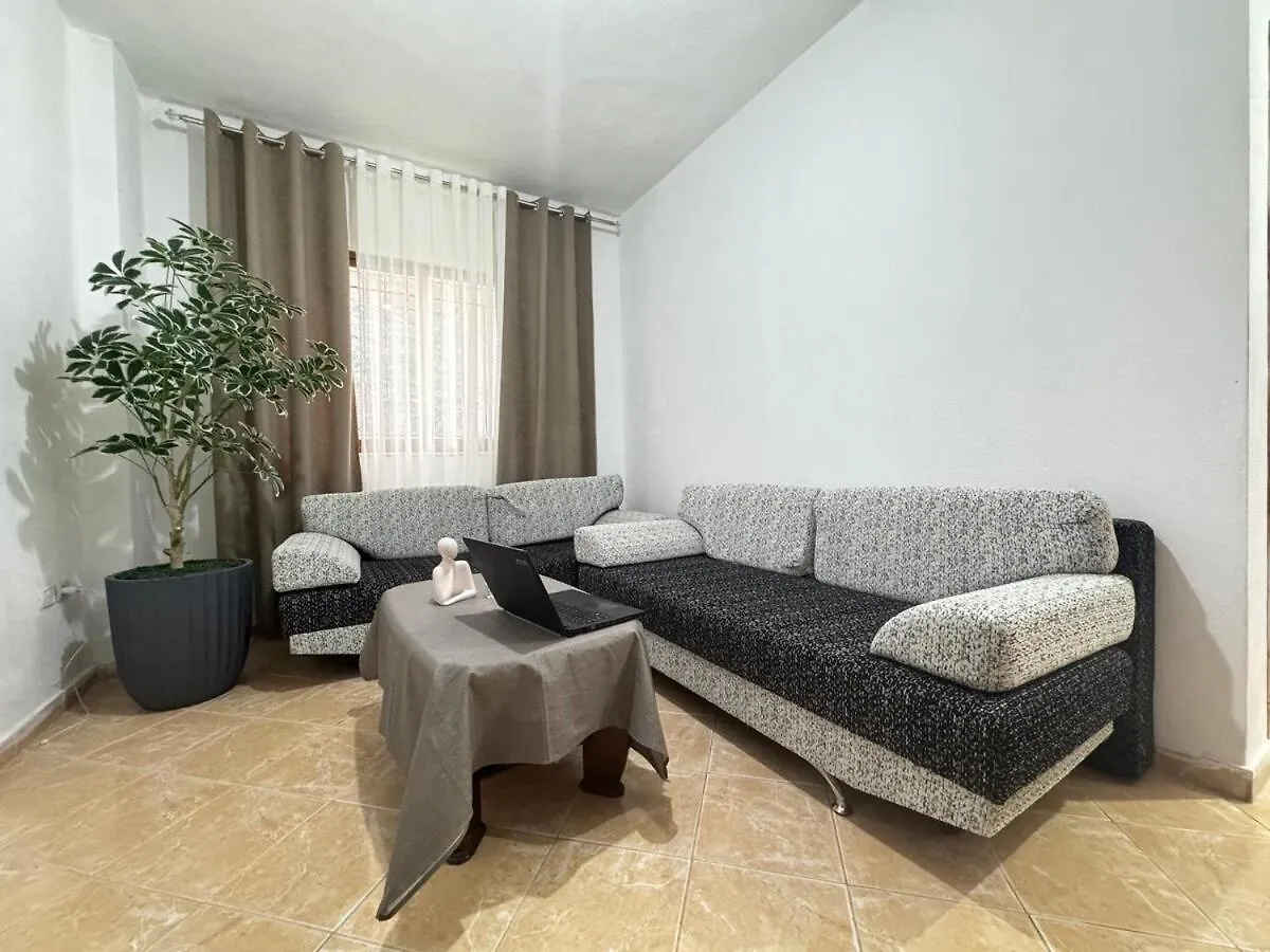 Spacious And Affordable Tirana 0*,  Albanië